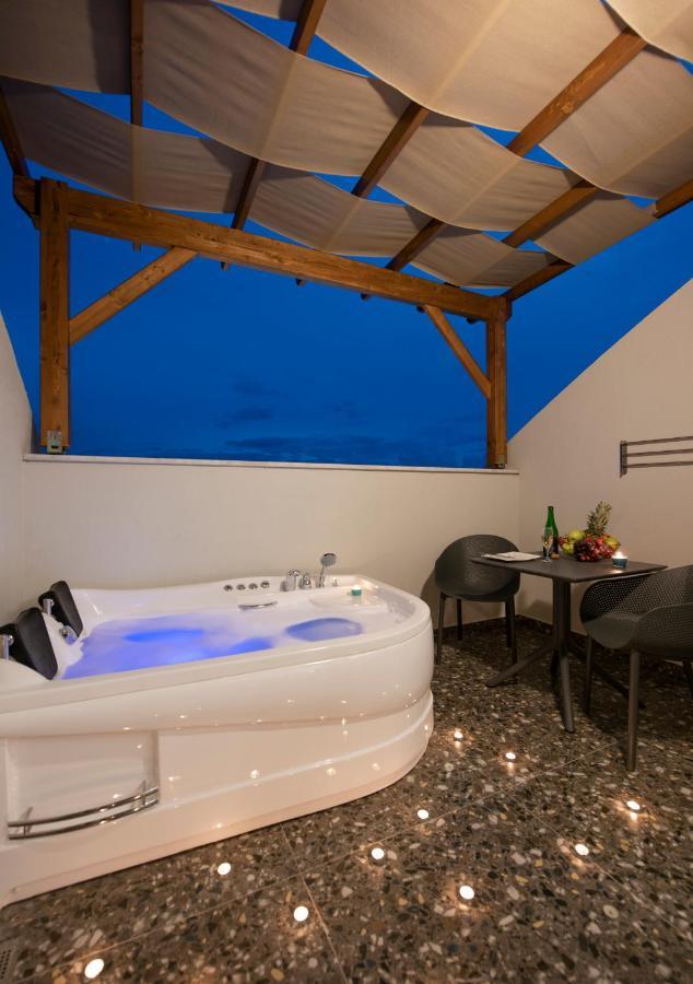 Suite Spa Bath